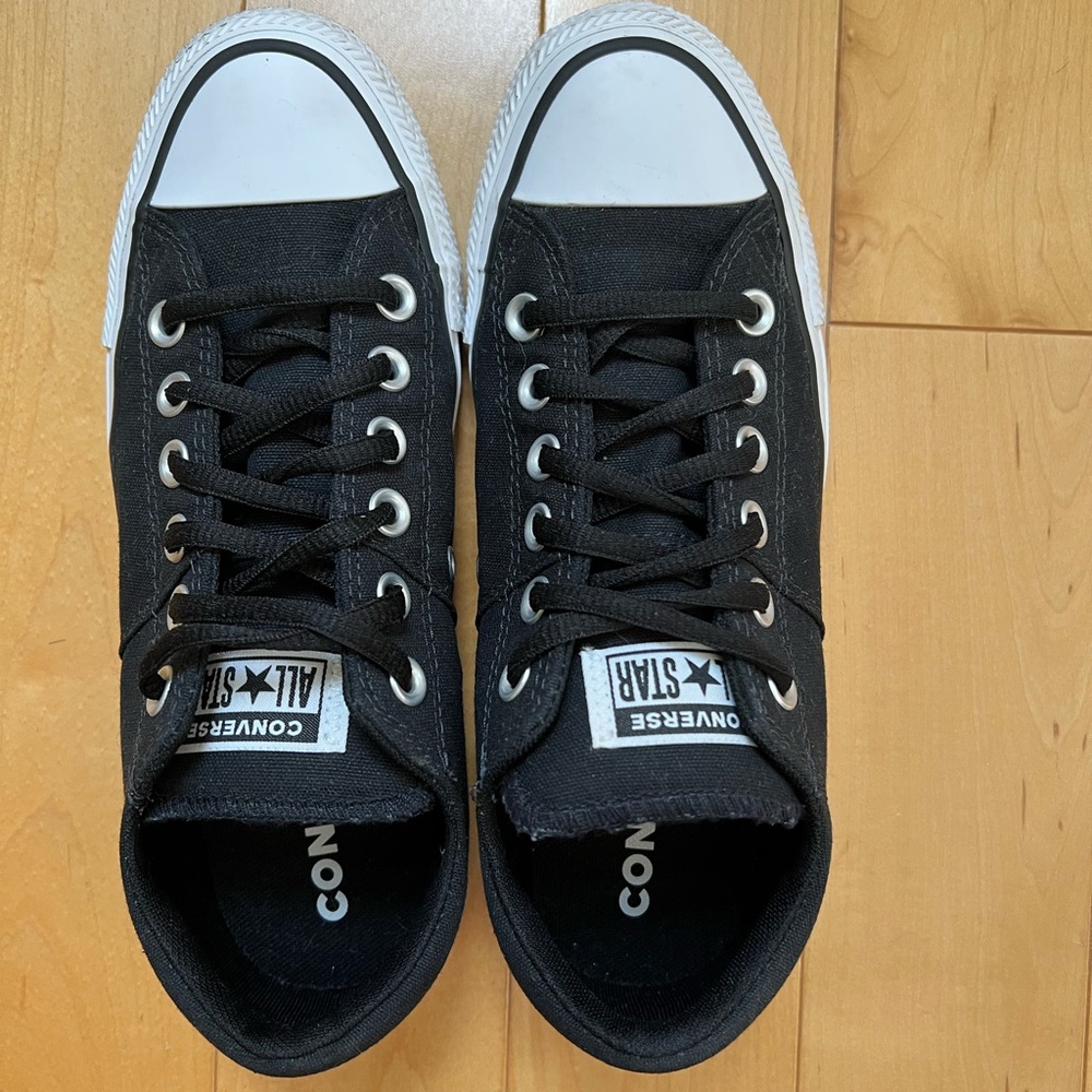 LIKE NEW Converse Black and White Classic Sneakers - Picture 3 of 9